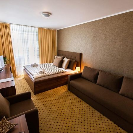 Hotel Merkur Kaluža Dış mekan fotoğraf