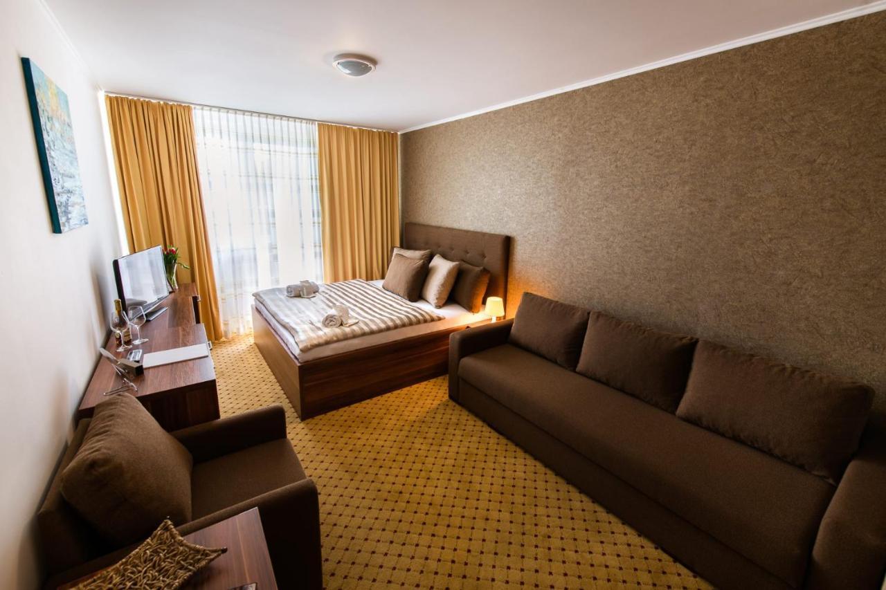 Hotel Merkur Kaluža Dış mekan fotoğraf