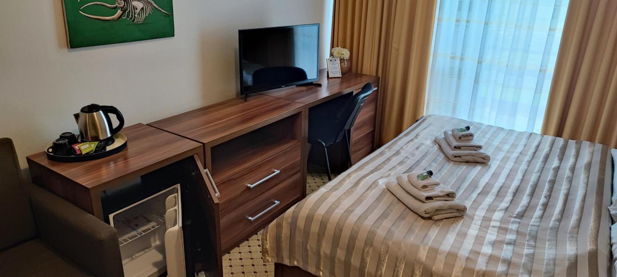 Hotel Merkur Kaluža Dış mekan fotoğraf