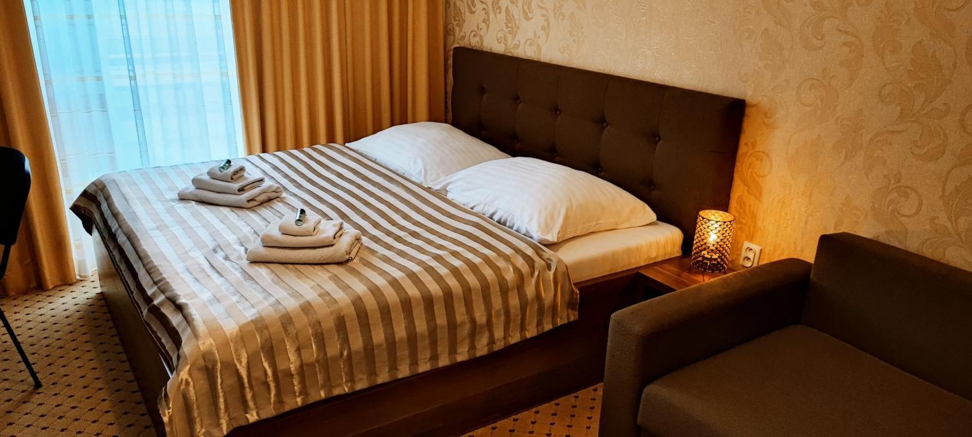 Hotel Merkur Kaluža Dış mekan fotoğraf
